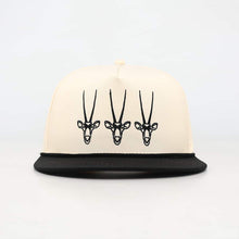 Load image into Gallery viewer, Tres Oryx
